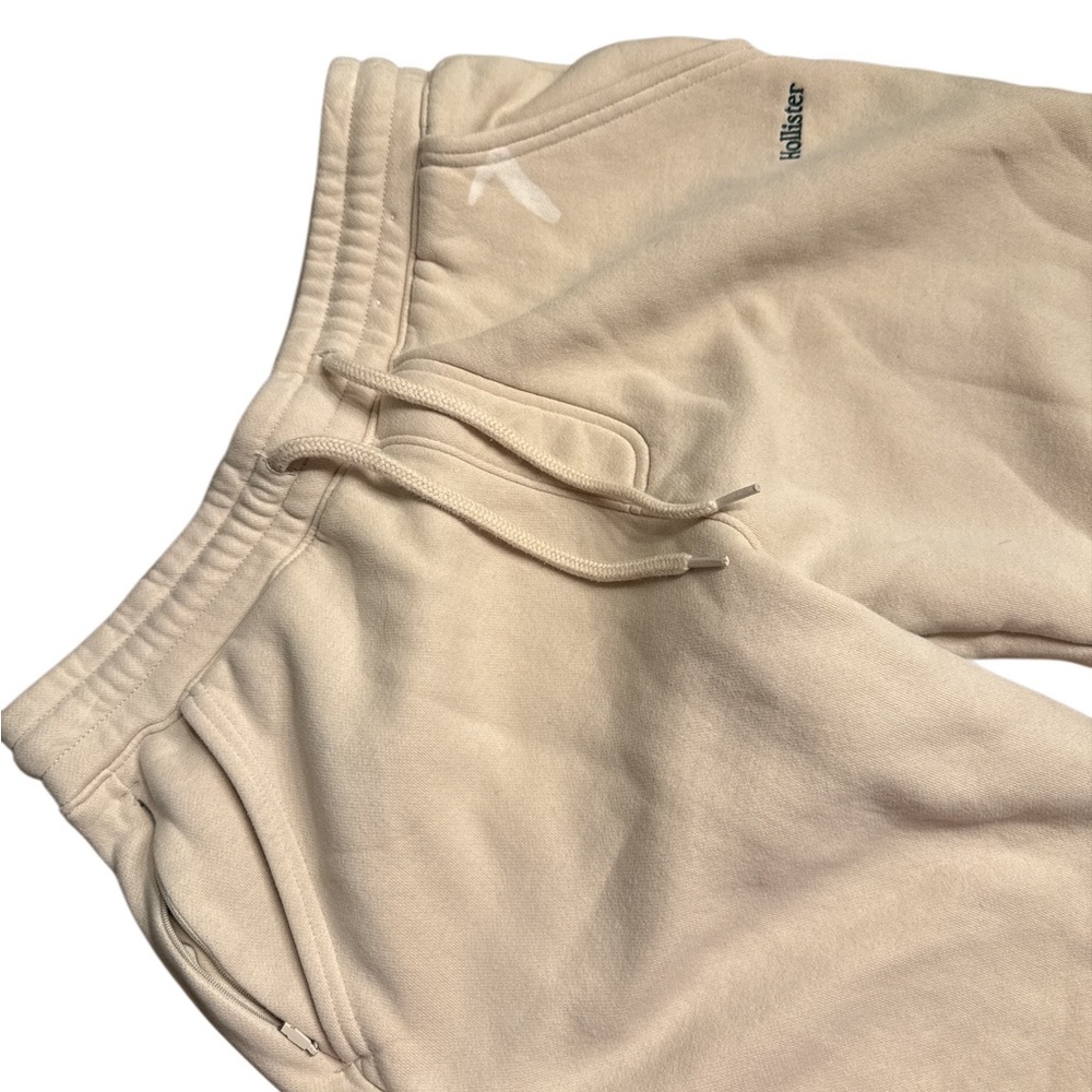 Hollister Beige Women's Sweats - Picture 3 of 5